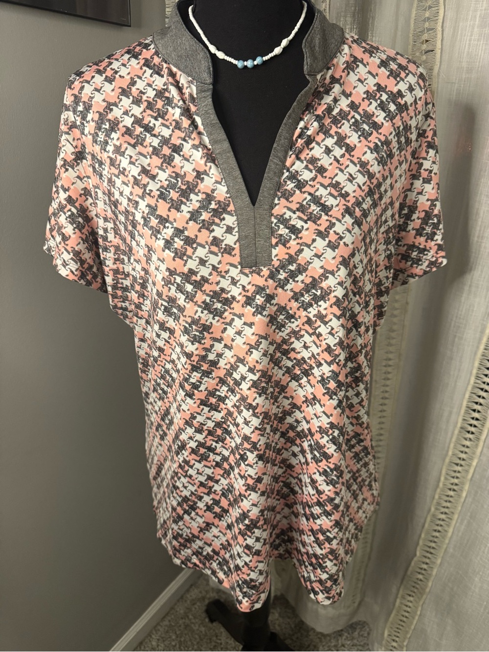 EP Pro Pink and Gray Houndstooth Short Sleeve V-Neck Tour Tech Top